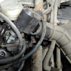 Causes of carburetor oil leakage and how to troubleshoot.